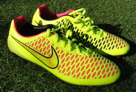 Nike magista opus